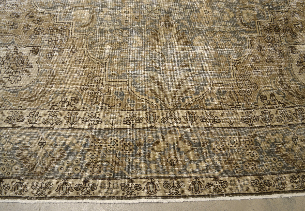 30091 VINTAGE TABRIZ 7'4" x 10'11"