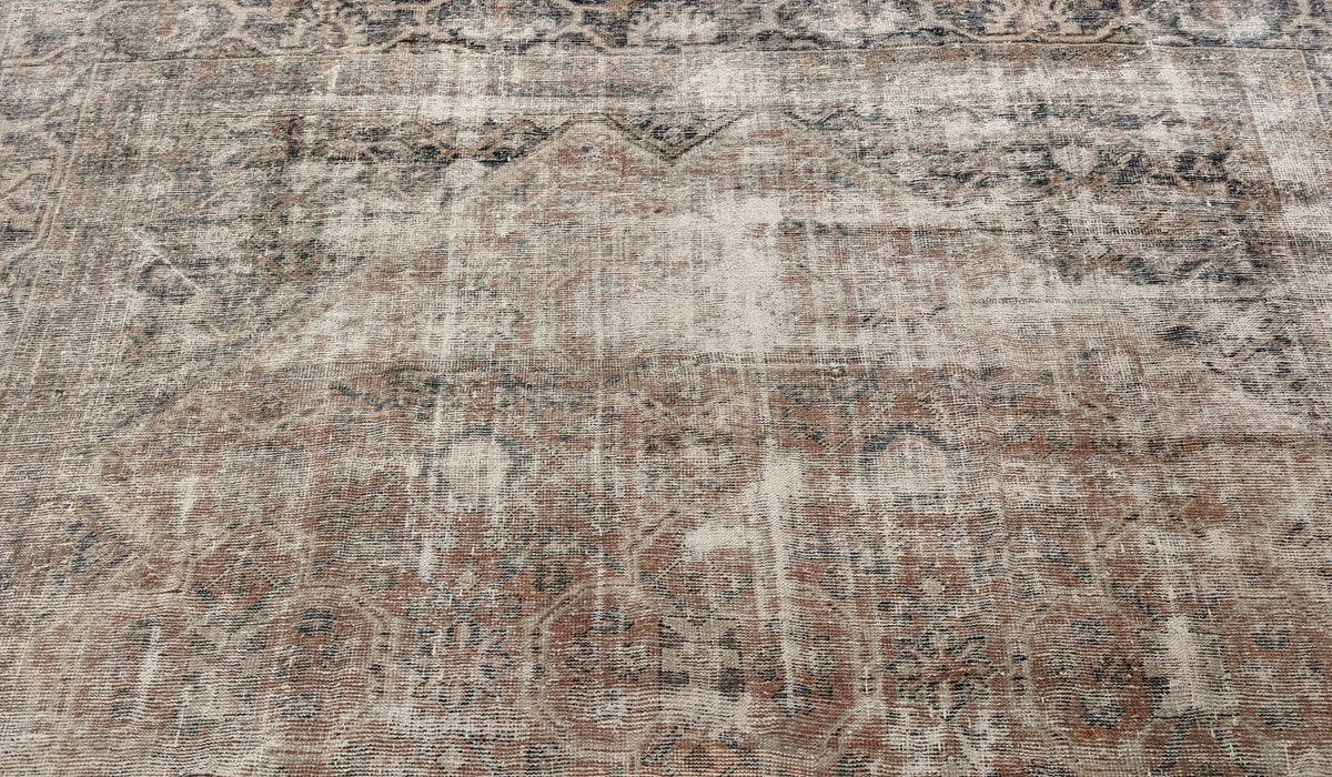 30169 VINTAGE MAHAL 8'4" x 11'9"