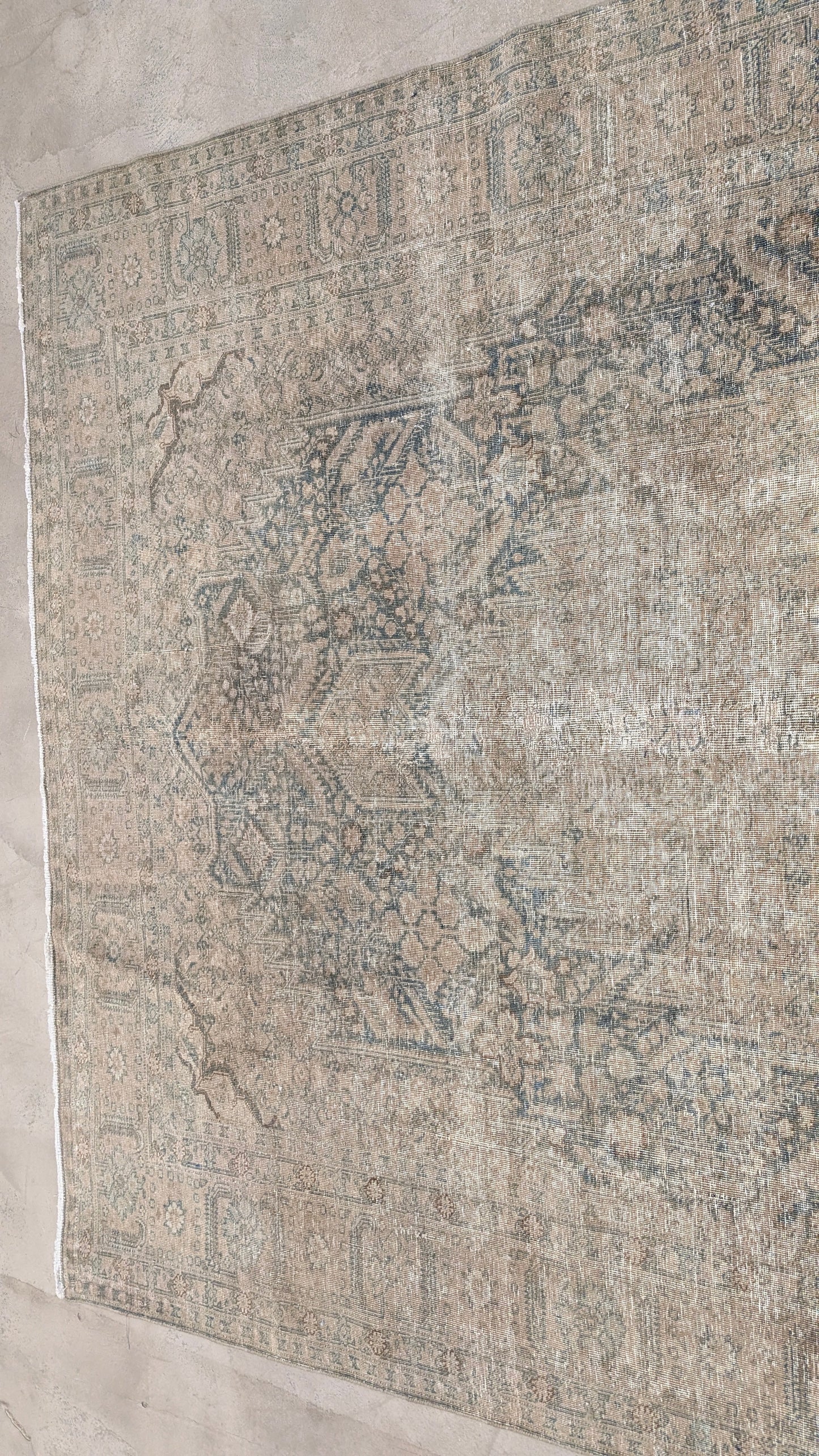 35001 TABRIZ 6'6" x 10'2"