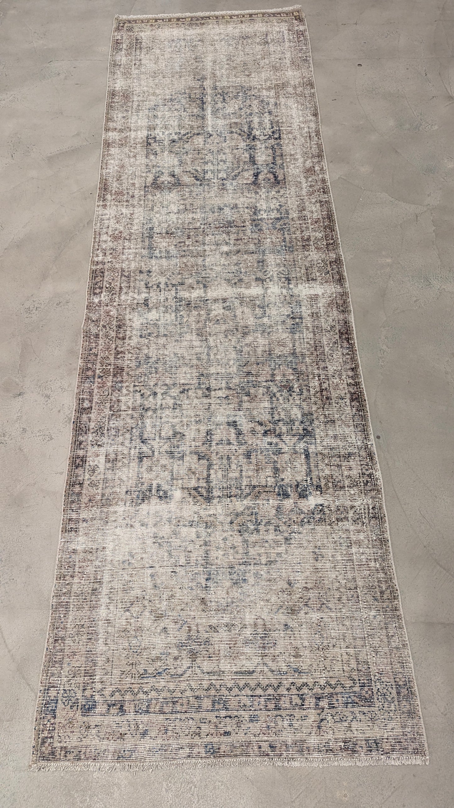 35057 MALAYER 3'2" x 10'8"