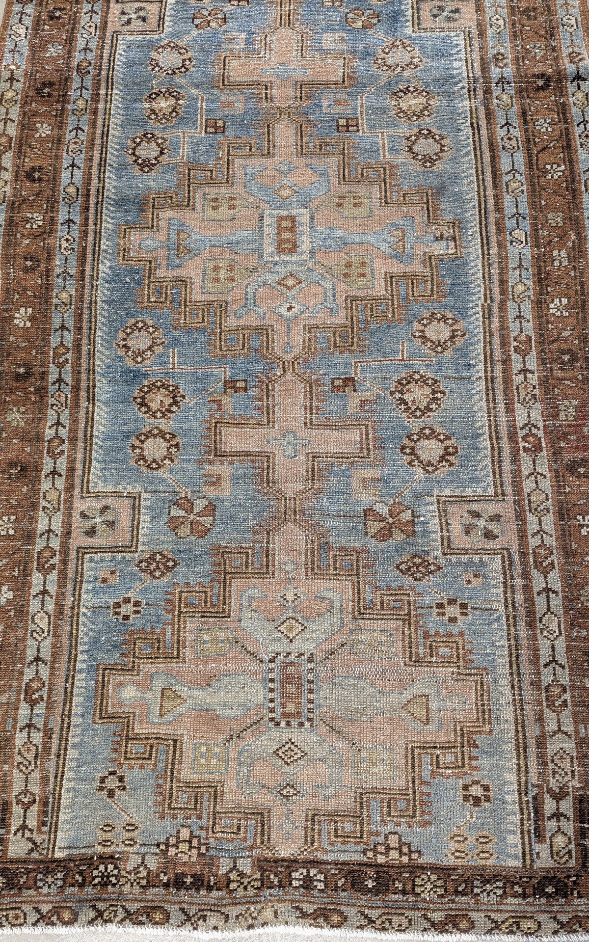34642 KARAJA 3'4" x 7'11"
