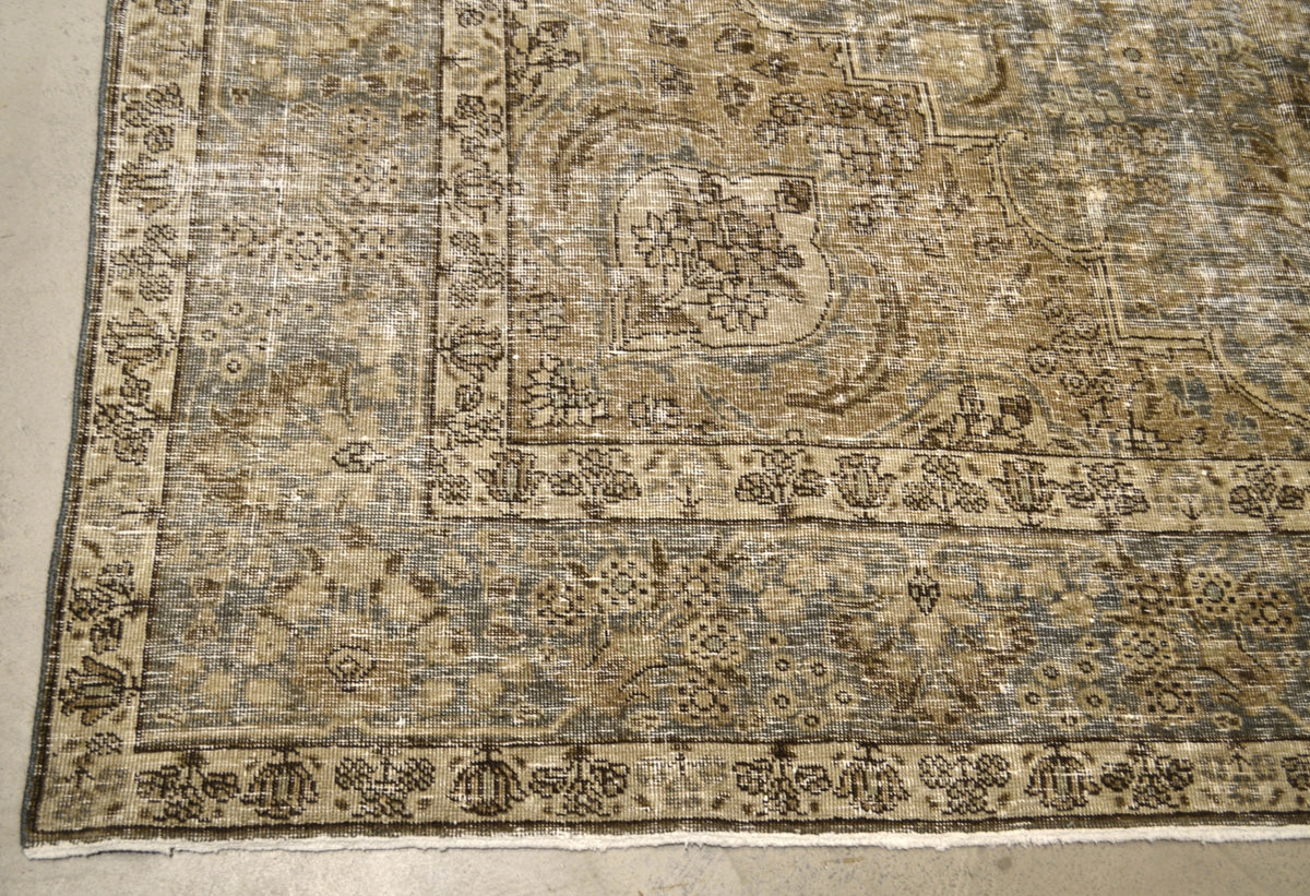 30091 VINTAGE TABRIZ 7'4" x 10'11"