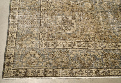 30091 VINTAGE TABRIZ 7'4" x 10'11"