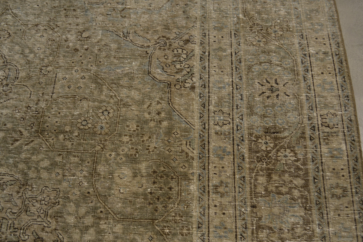 30095 VINTAGE TABRIZ 8'3" x 11'1"