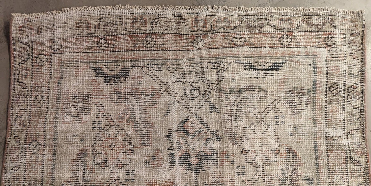 30163 VINTAGE MALAYER 3'7" x 10'0"