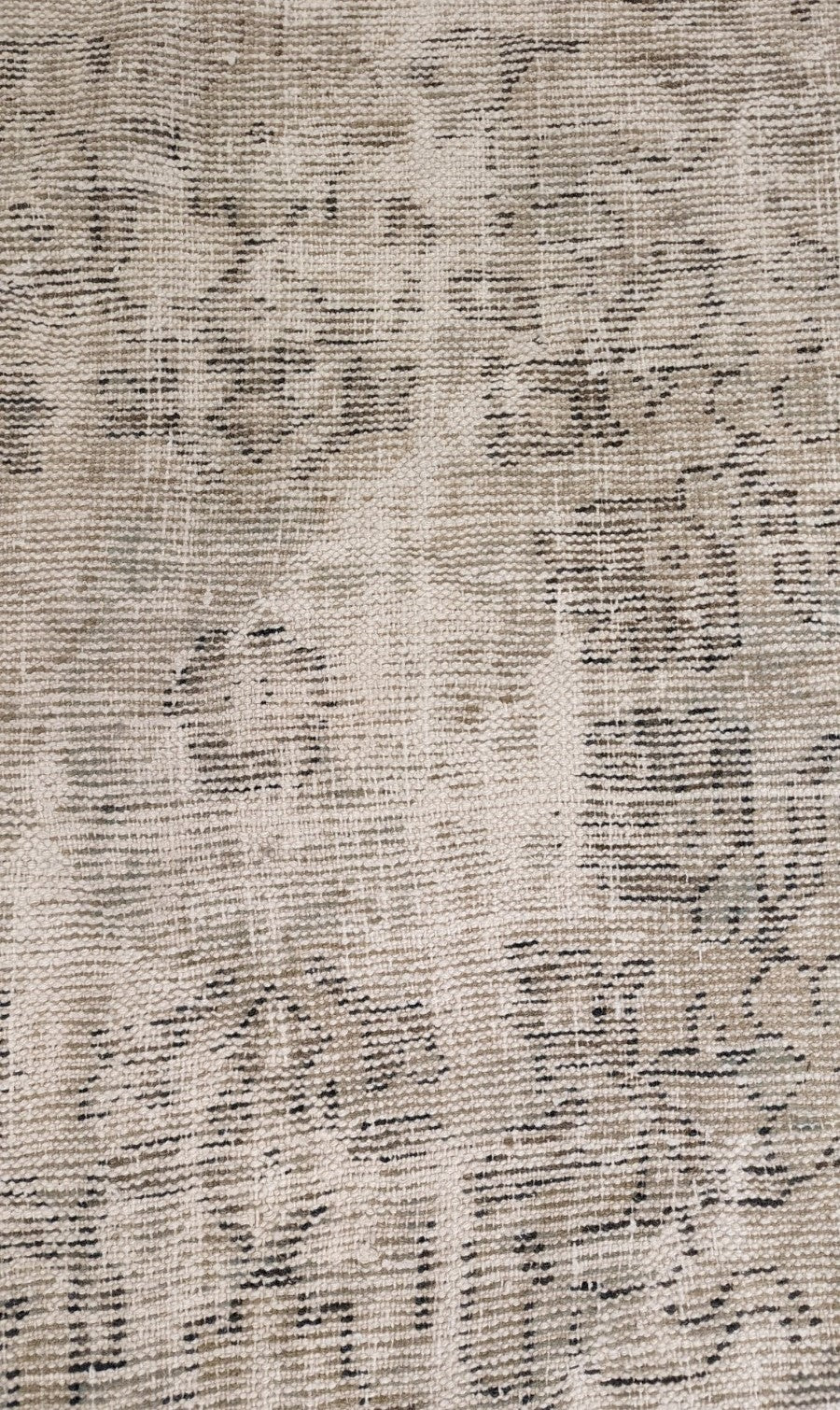 30179 MAHAL 8'10" x 12'2"
