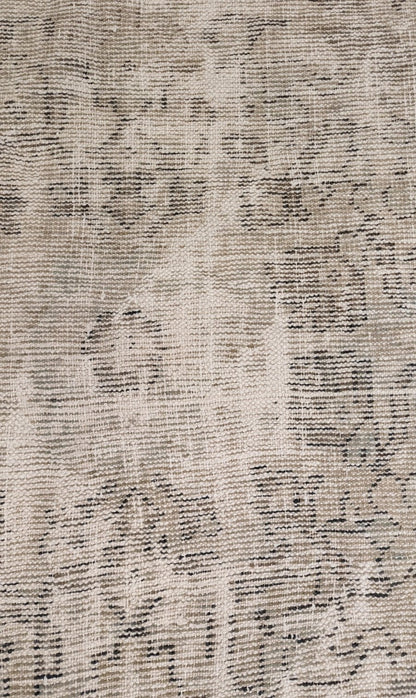 30179 MAHAL 8'10" x 12'2"