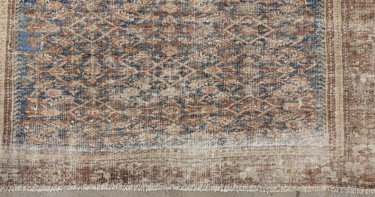 30207 VINTAGE MALAYER 4'2" x 6'6"