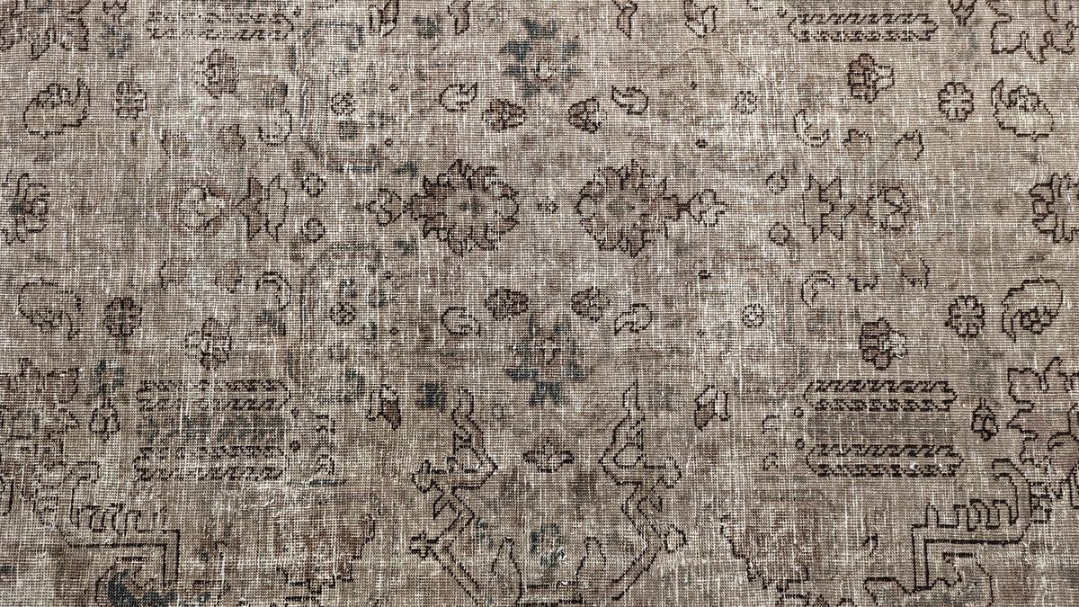 30275 VINTAGE TABRIZ 6'10" x 9'7"