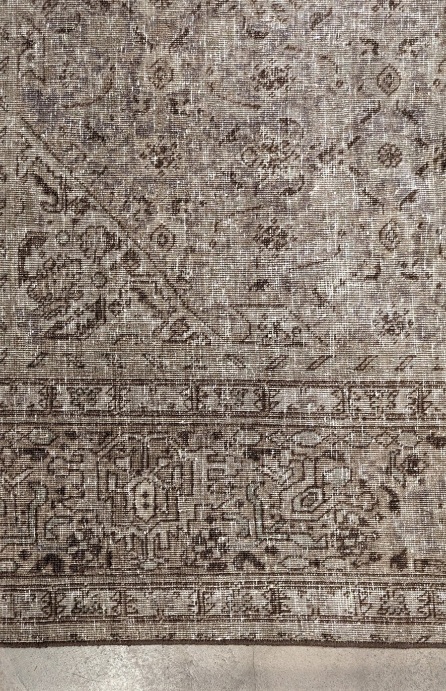 30330 VINTAGE TABRIZ 6'7" x 10'0"