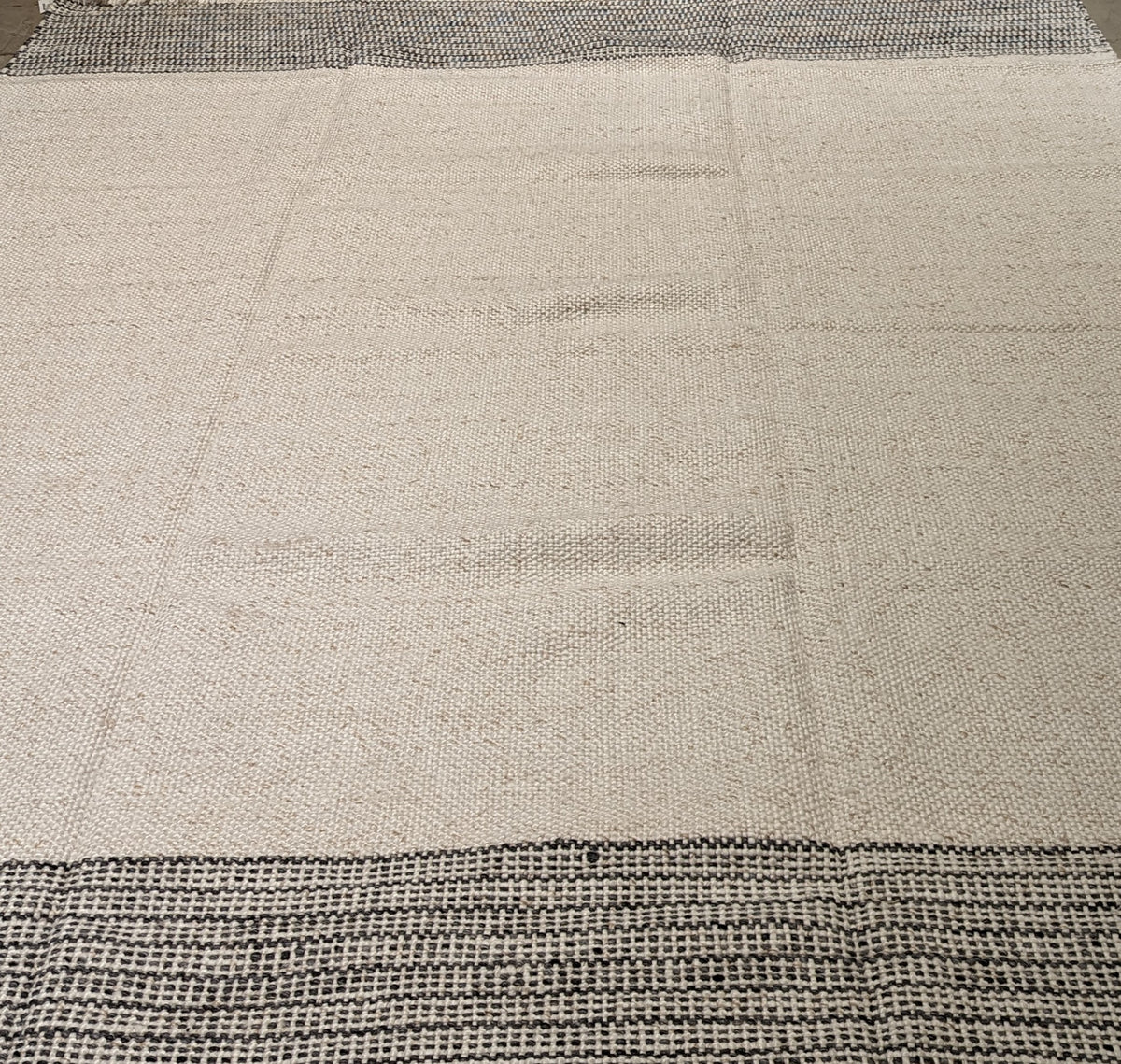 30513 OUTDOOR 9'0" x 12'10"