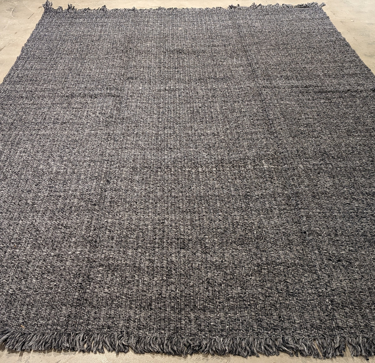 30527 OUTDOOR 9'0" x 12'7"