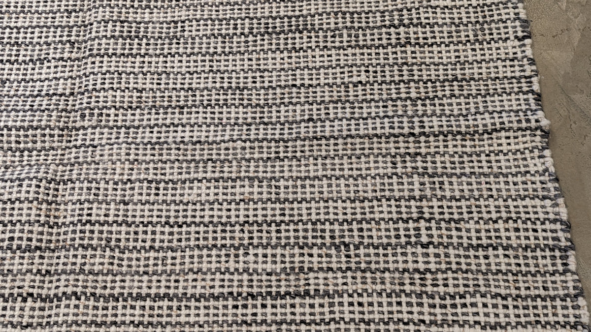 30596 OUTDOOR 9'0" x 12'8"