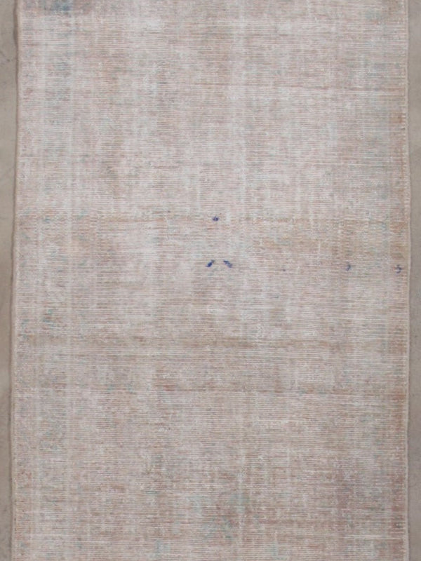 30454  VINTAGE  MAHAL 3'3" x 10'3"