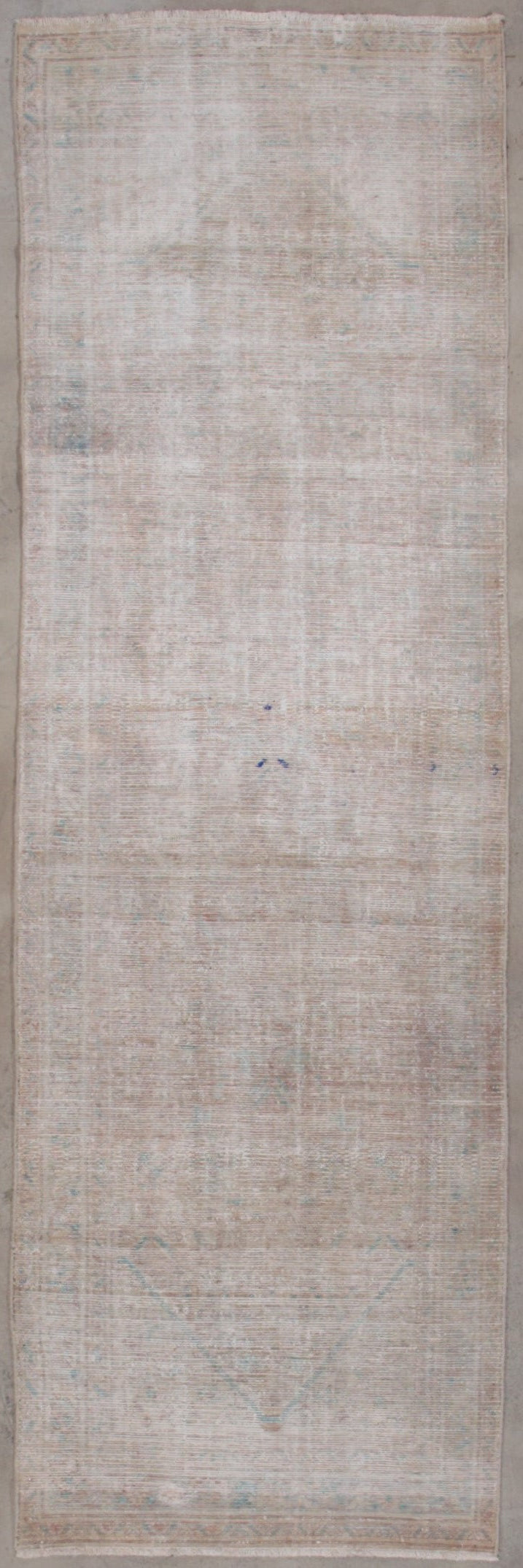 30454  VINTAGE  MAHAL 3'3" x 10'3"