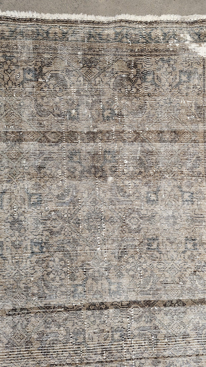 31659  MAHAL  3'2" x 9'4"