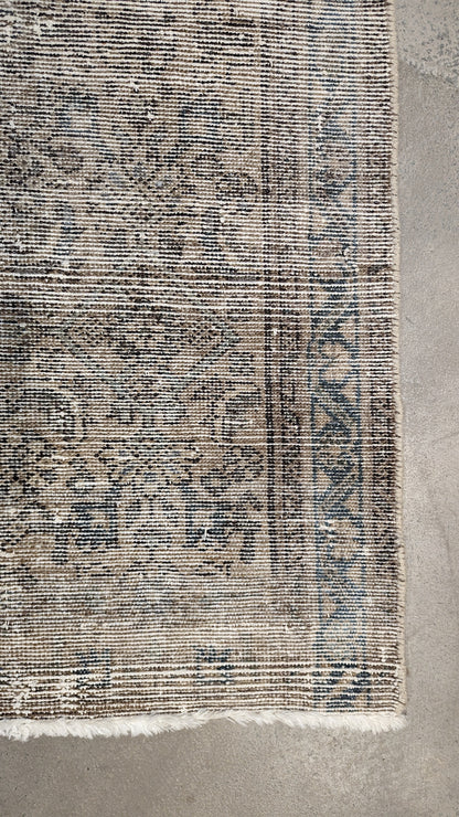 31659  MAHAL  3'2" x 9'4"