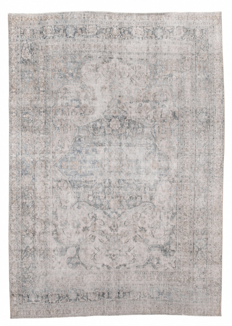 32683 MASHAD 7'8" x 10'9"