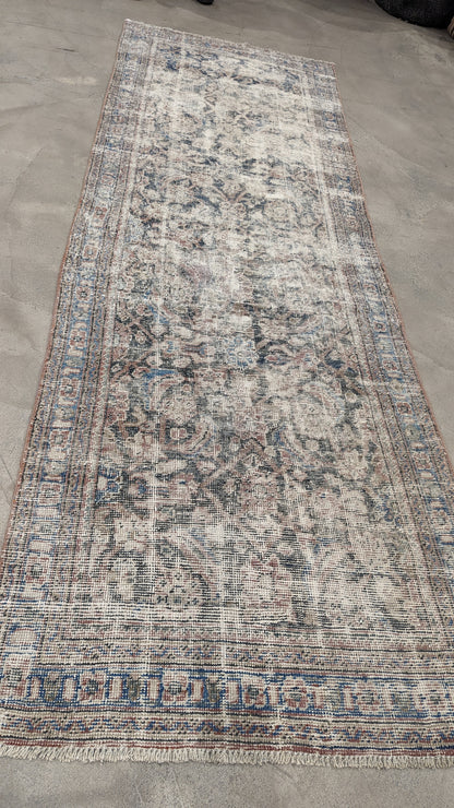 33407  MAHAL  3'5" x 10'3"