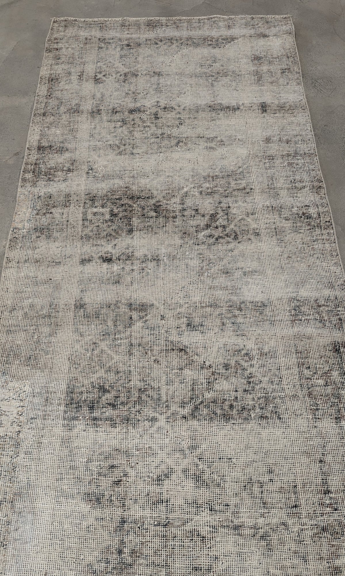 34559 VINTAGE MAHAL 3'4" x 9'9"