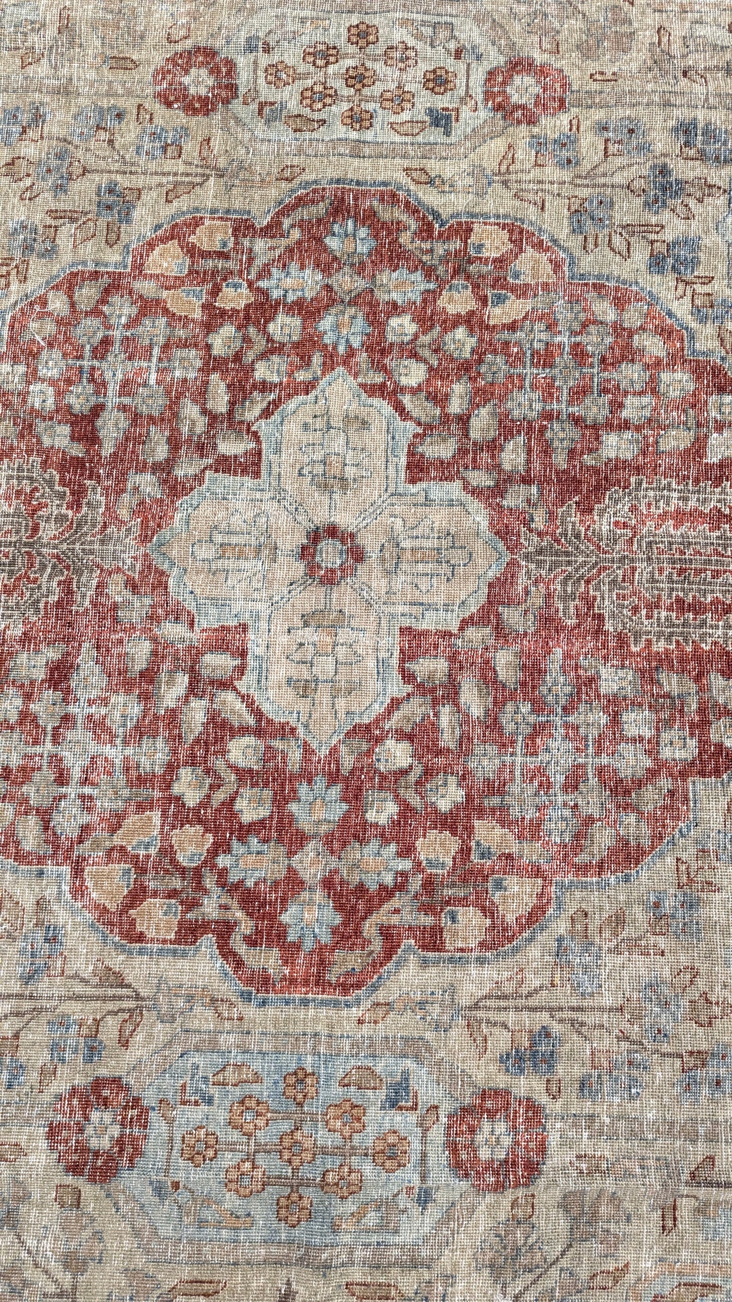 34630 TABRIZ  9'5" x 12'2"