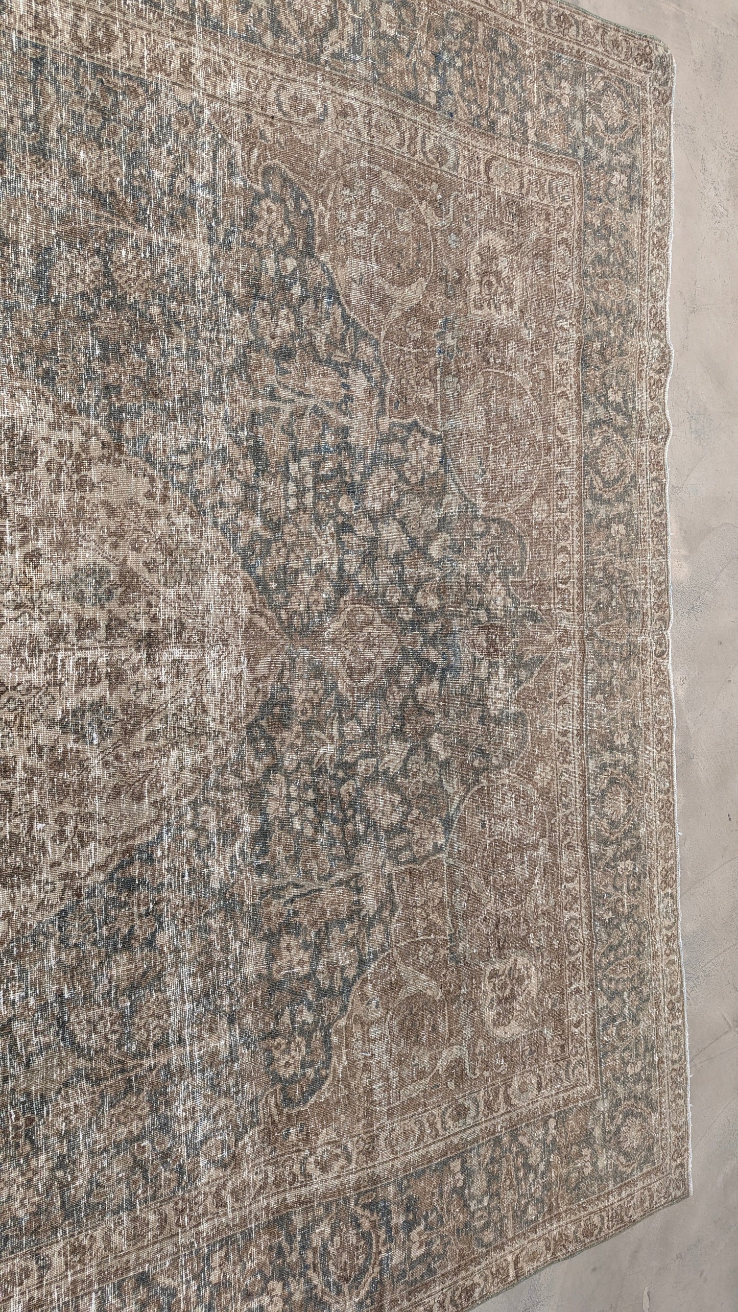 34998 TABRIZ 8'6" x 11'4"