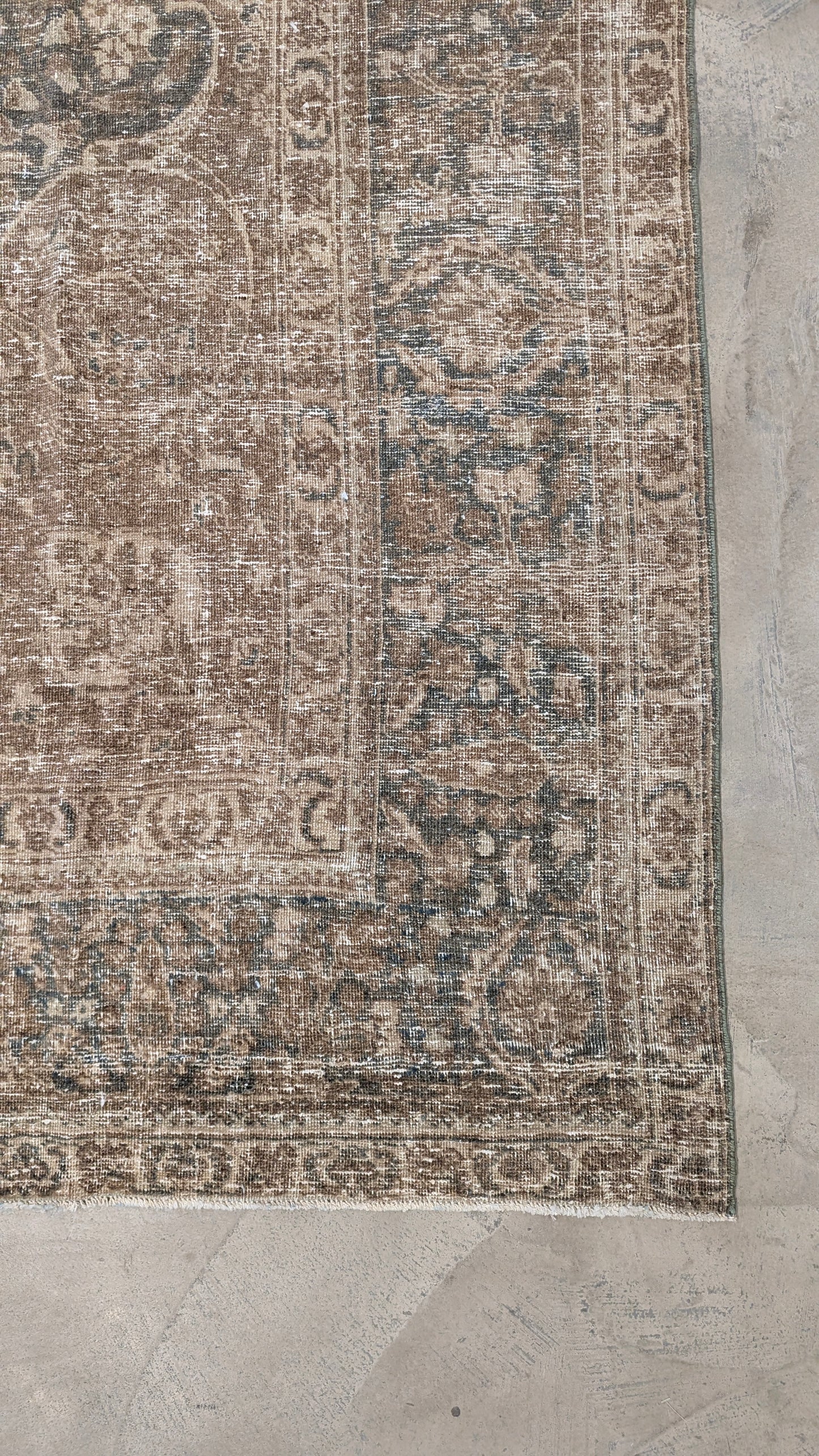 34998 TABRIZ 8'6" x 11'4"