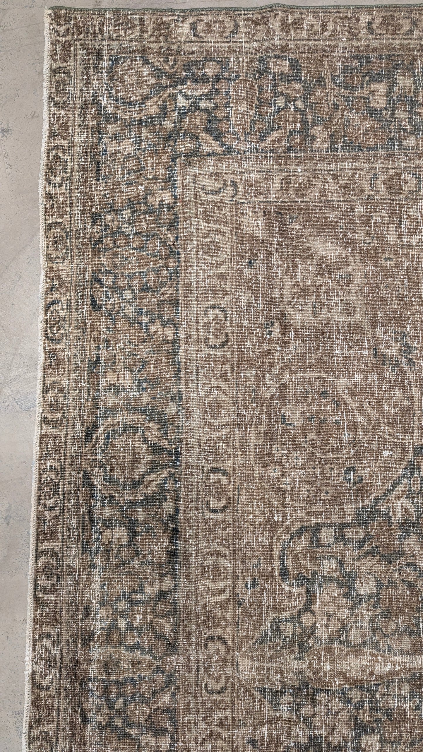 34998 TABRIZ 8'6" x 11'4"