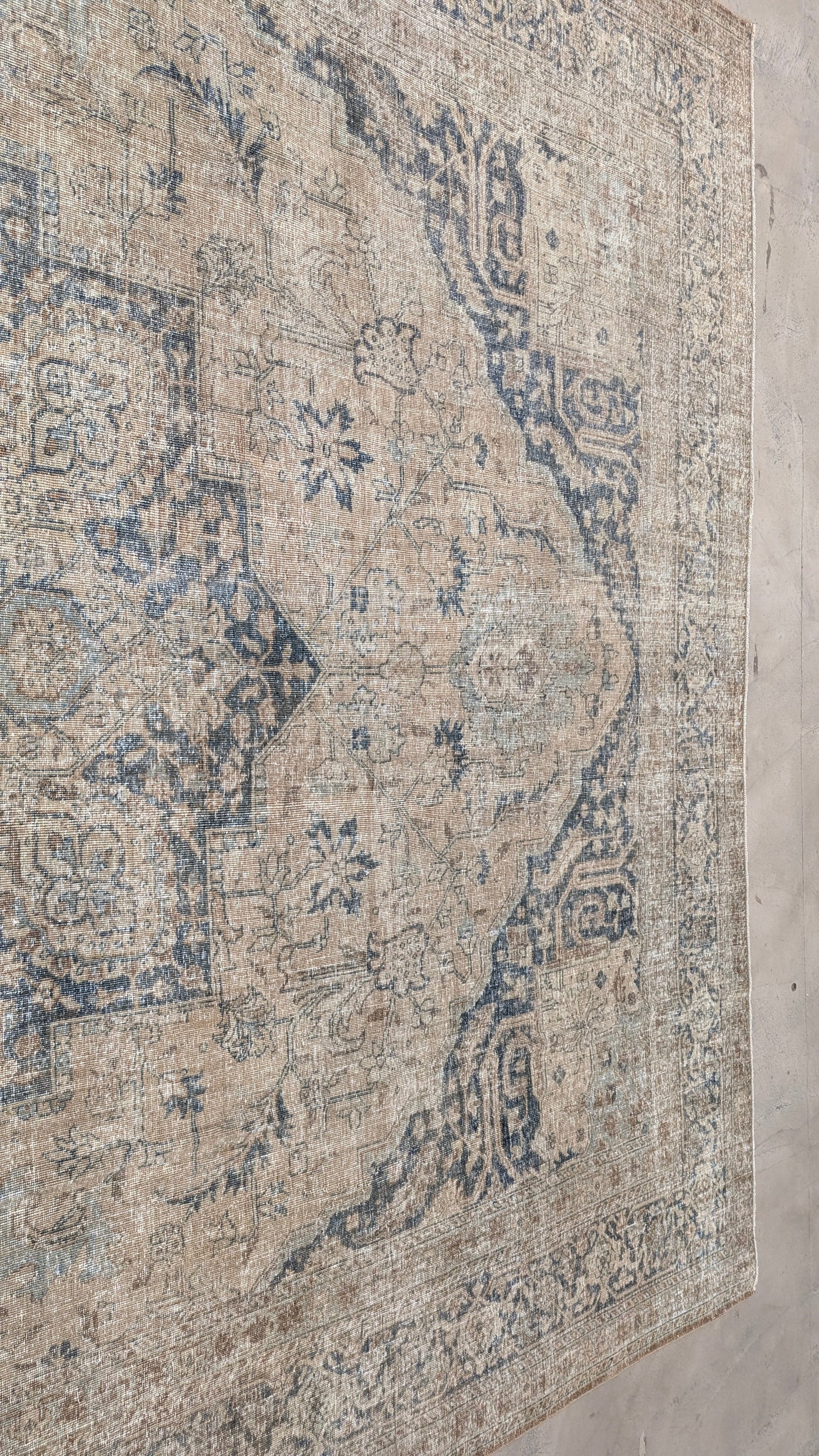 34999   TABRIZ   10'2" x 13