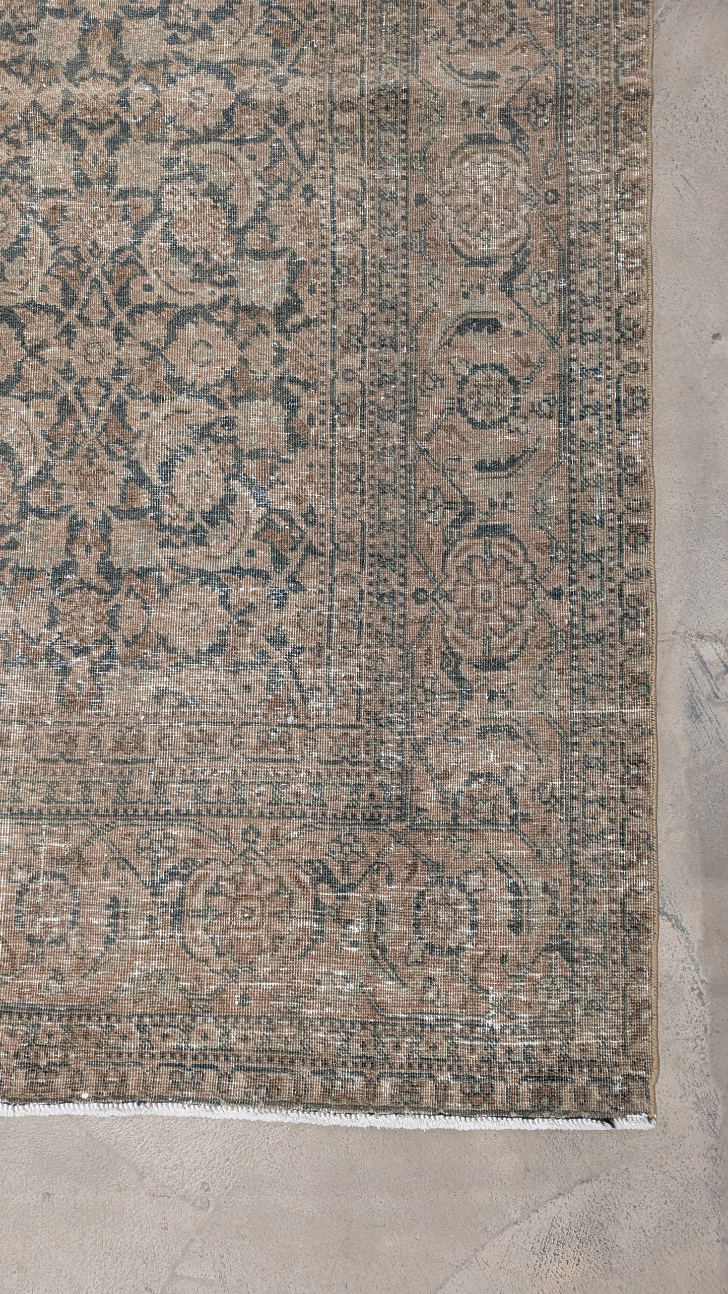 35002    TABRIZ 5'7" x 8'6"
