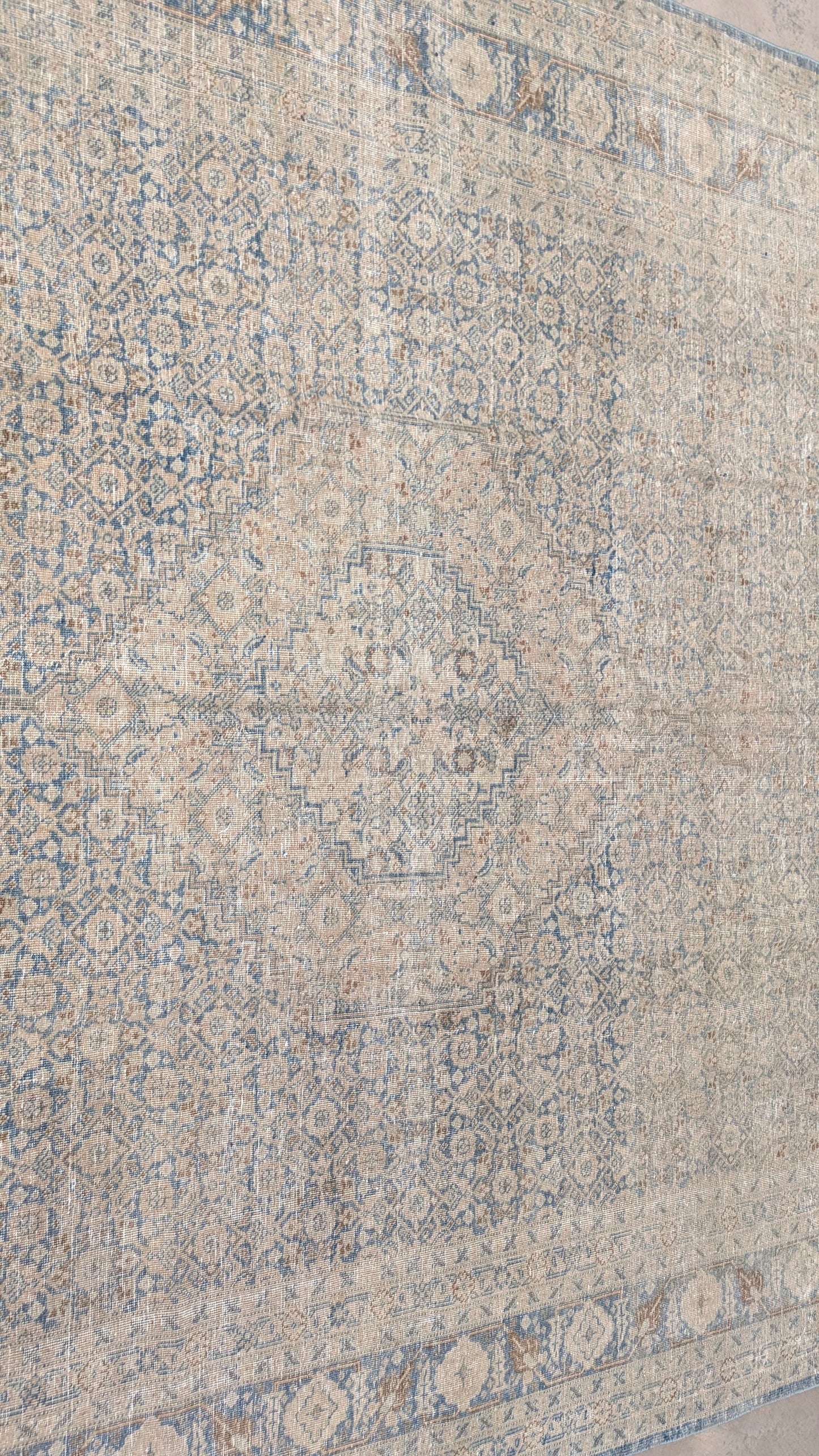 35005   TABRIZ 7'6" x 10'8"