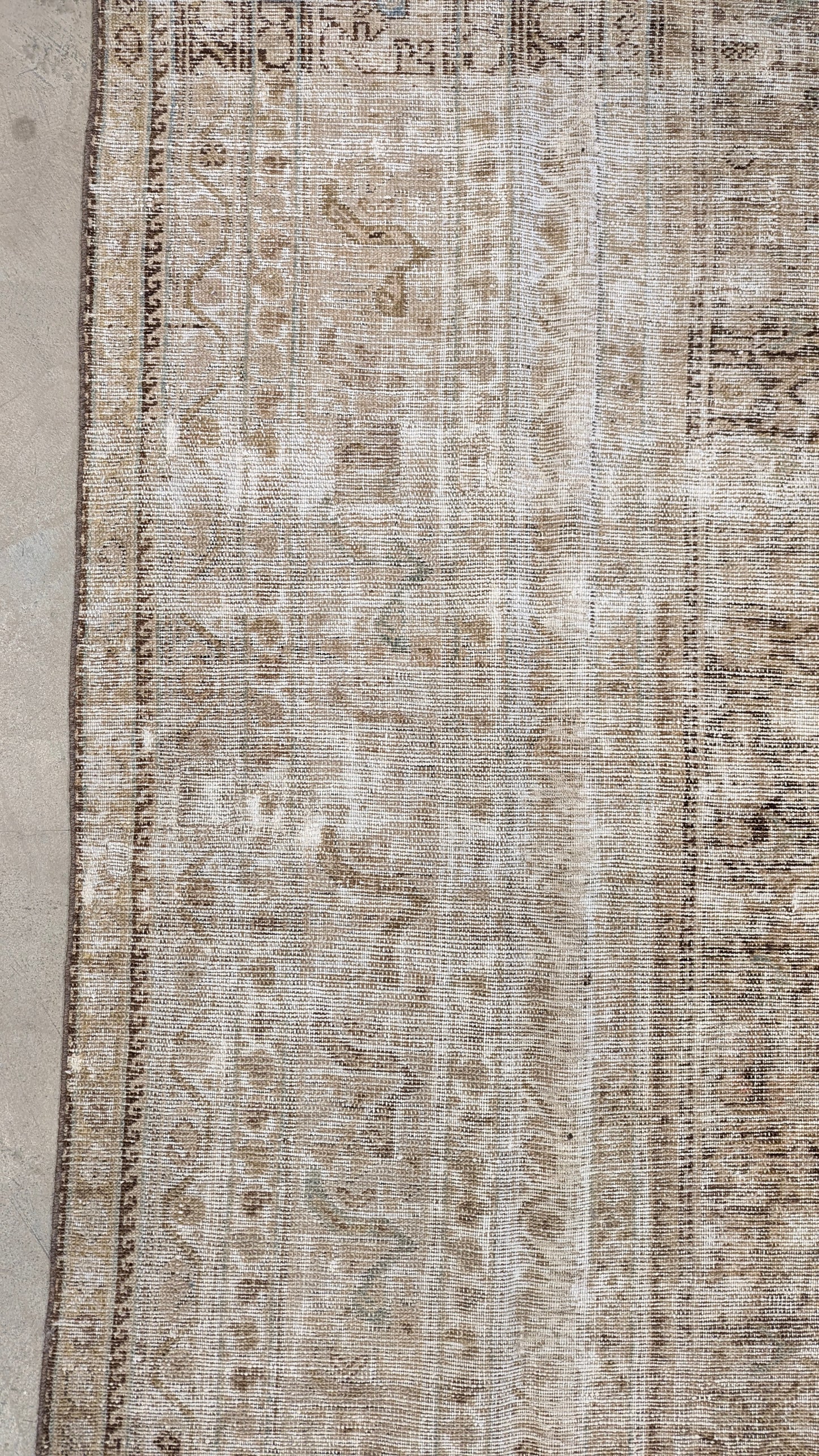 35006   MALAYER 11'1" X 12'2"