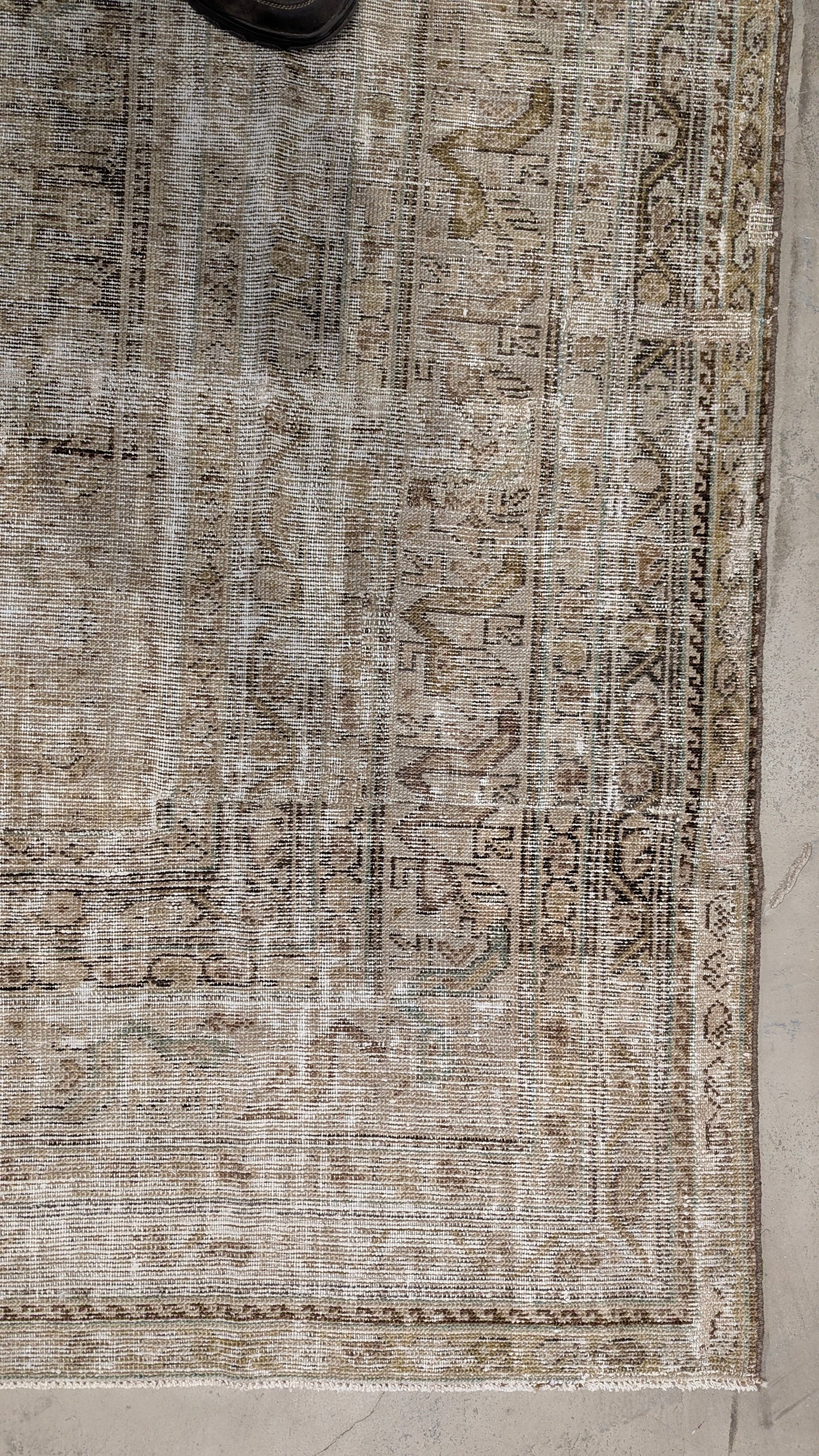 35006   MALAYER 11'1" X 12'2"