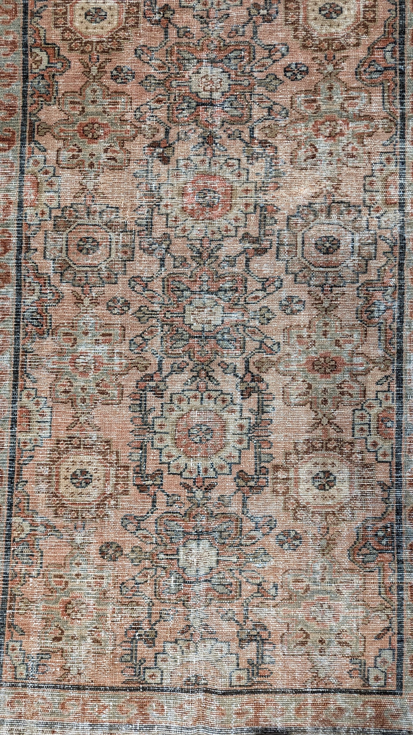 35009  MAHAL 3'11" x 6'6"