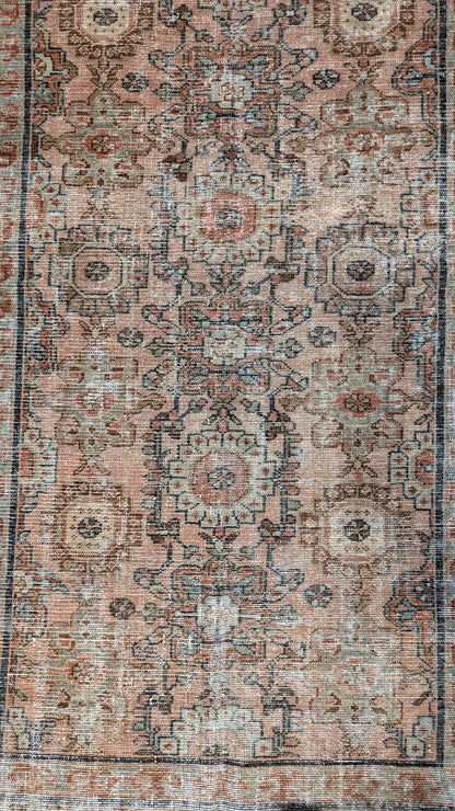 35009  MAHAL 3'11" x 6'6"