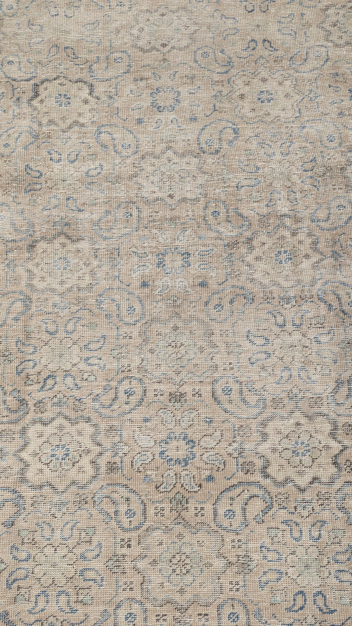 35052   MAHAL 9'3" x 12'7"