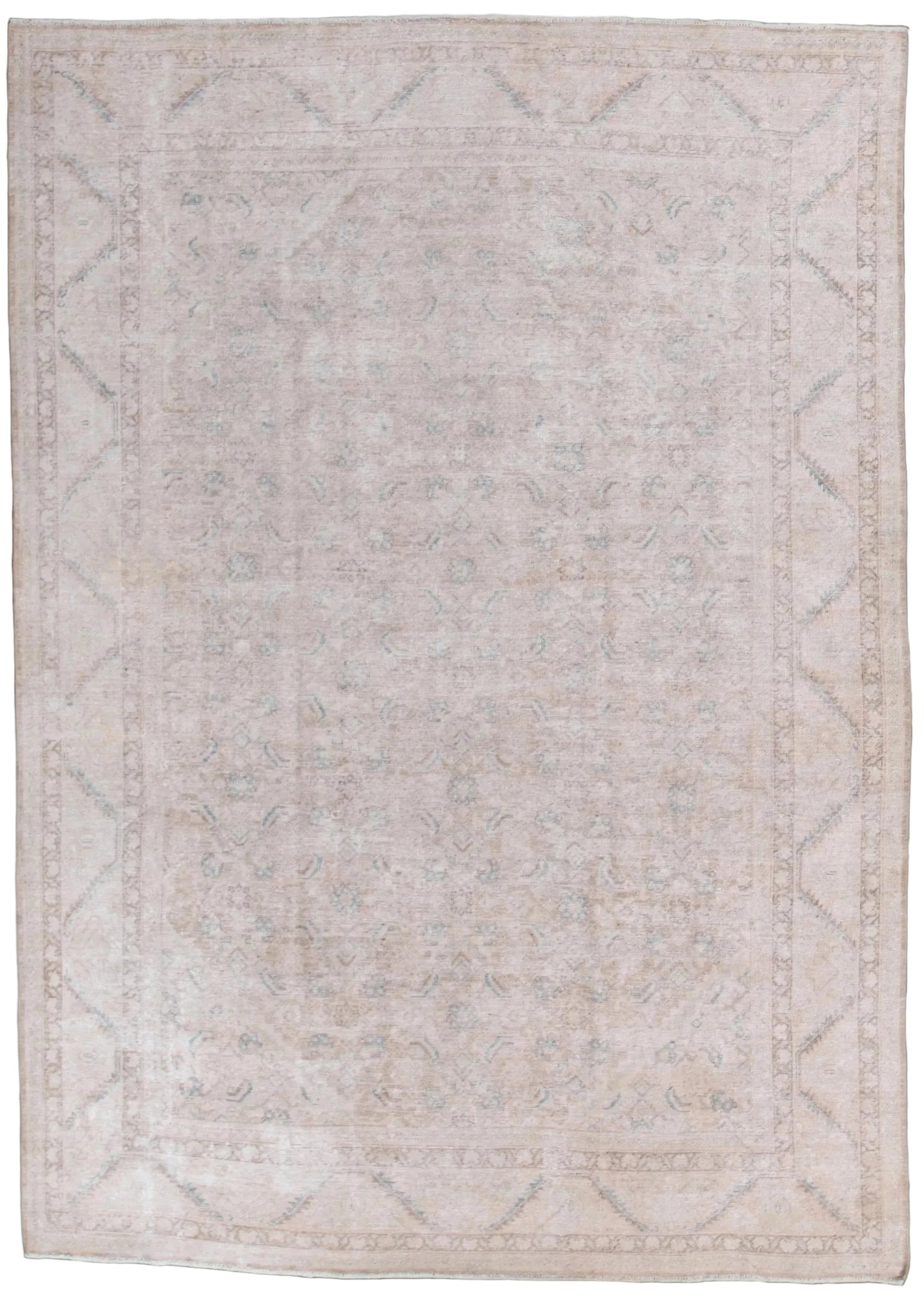 35054  MAHAL 8'8" x 12'1"