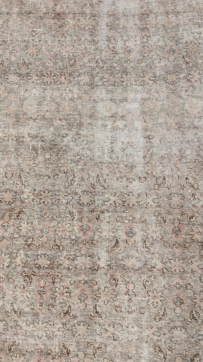 35055  MAHAL 9'5" x 12'6"