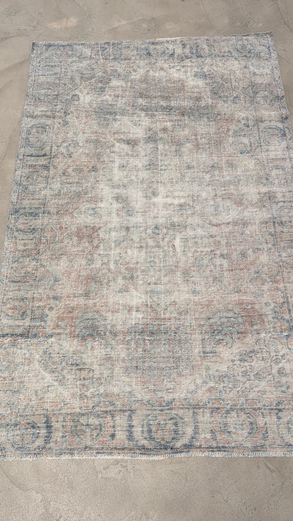 35060 MAHAL 4'4" x 6'6"