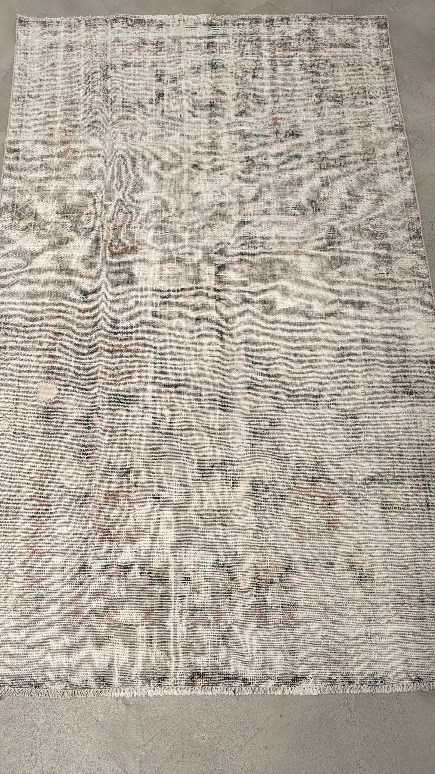 35062  MALAYER 3'10" x 6'3"