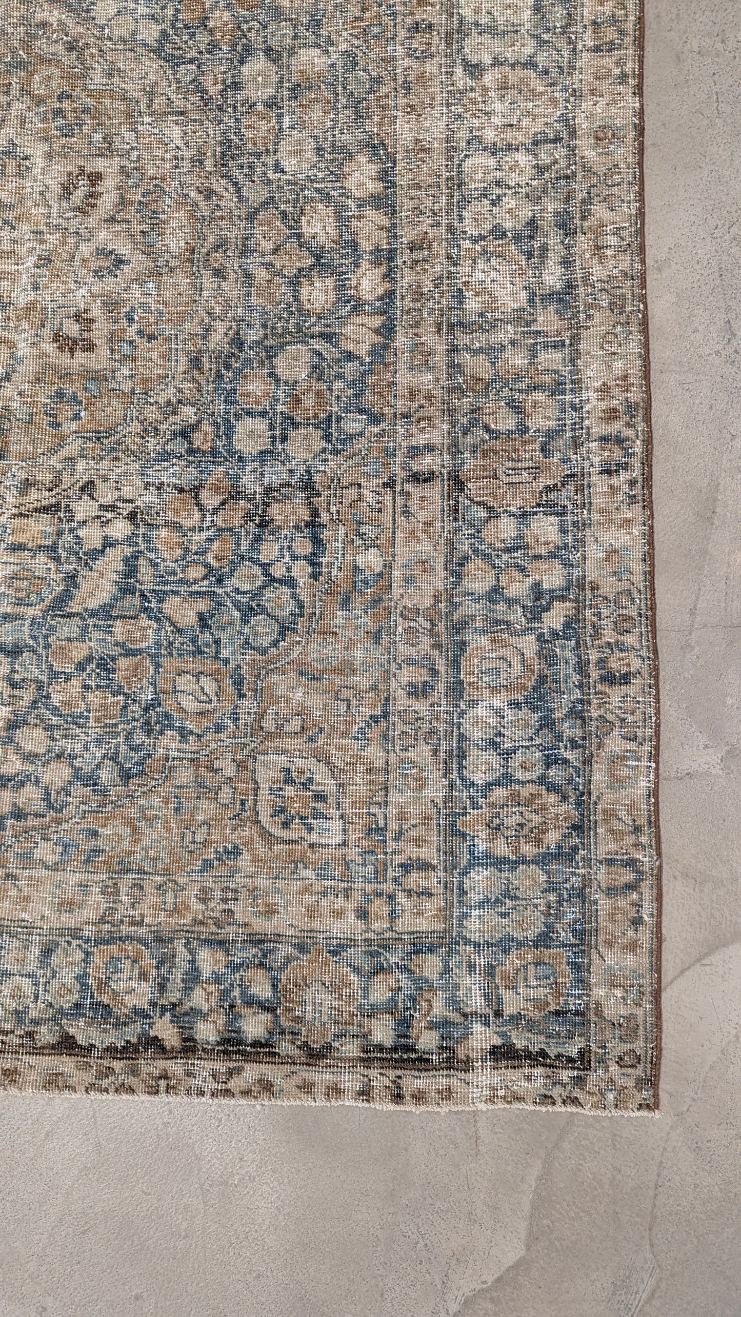 35215  TABRIZ 4'7" x 5'11"
