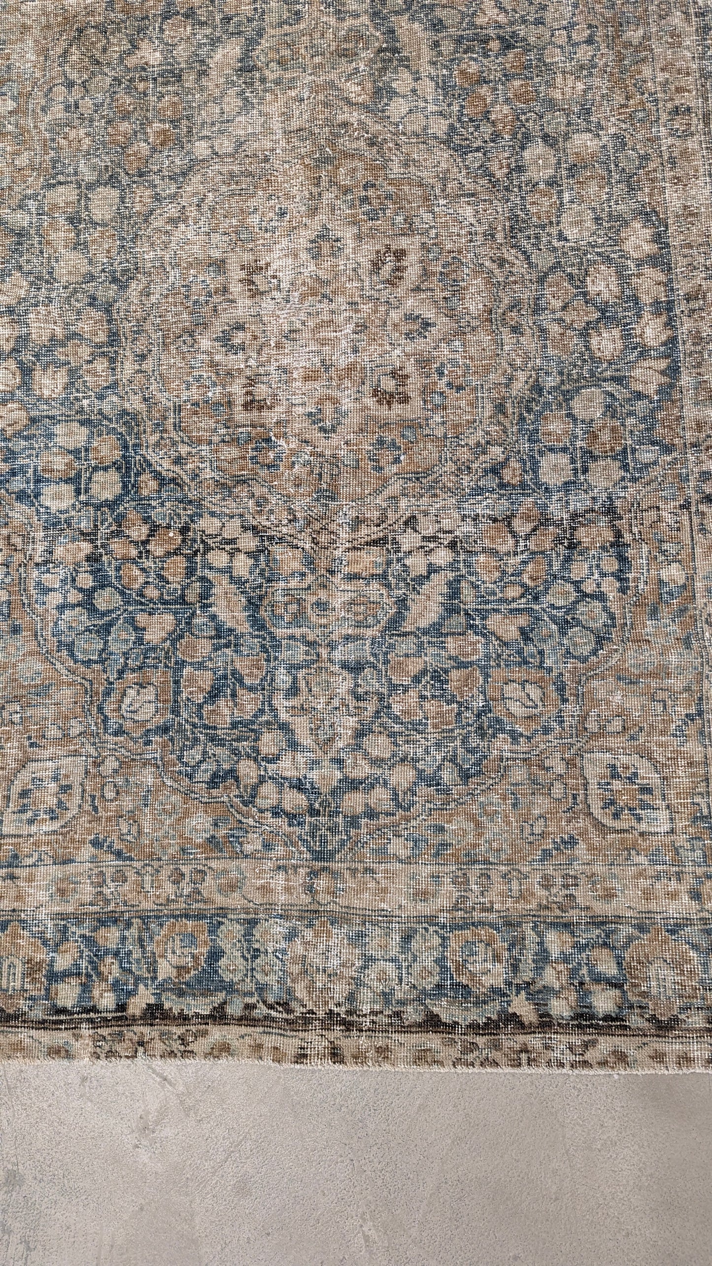 35215  TABRIZ 4'7" x 5'11"