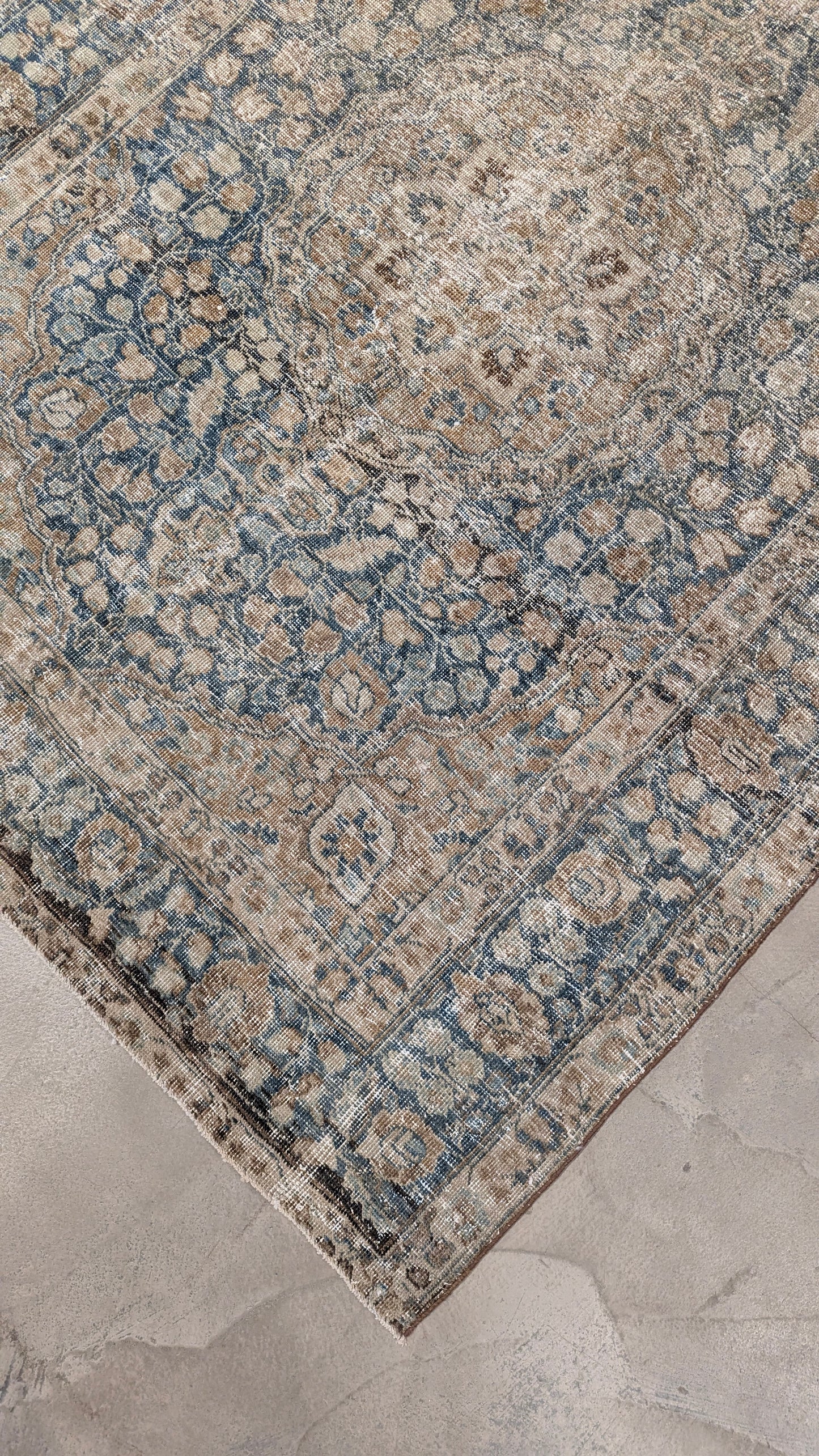 35215  TABRIZ 4'7" x 5'11"
