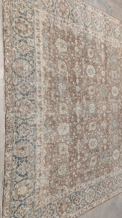 35219   TABRIZ 8'2" X 11'7"