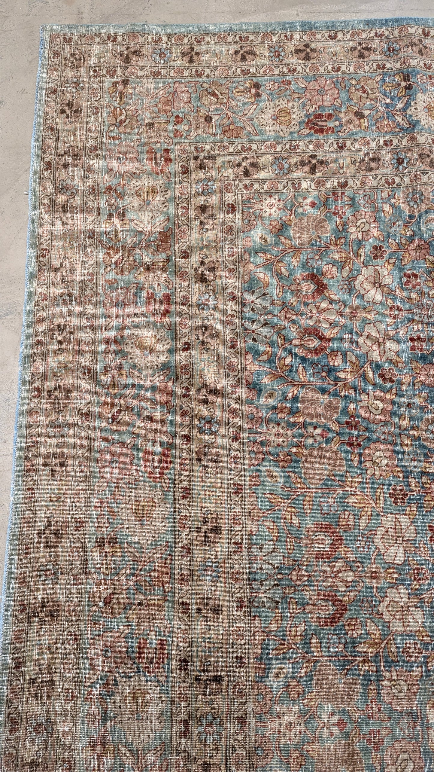 35221   TABRIZ 10'8" x 13'5"
