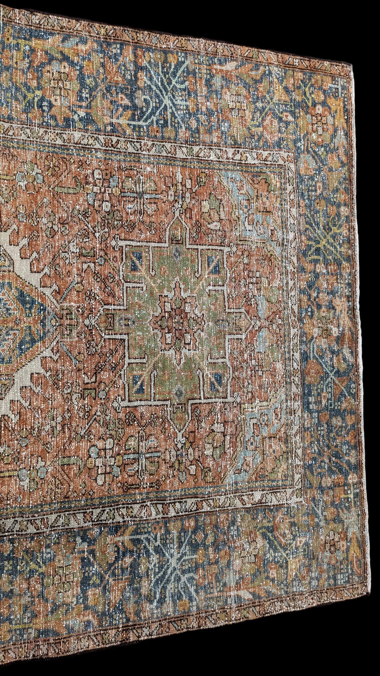 35225   KARAJA 4'8" x 6'1"