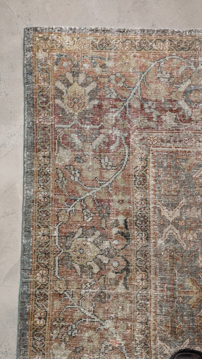 35226  MAHAL 8'11" x 11'4"
