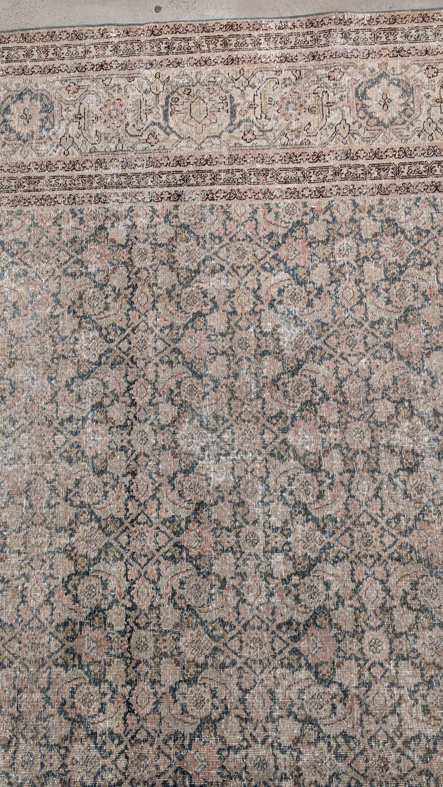 35235  TABRIZ 11'5" x 14'1"