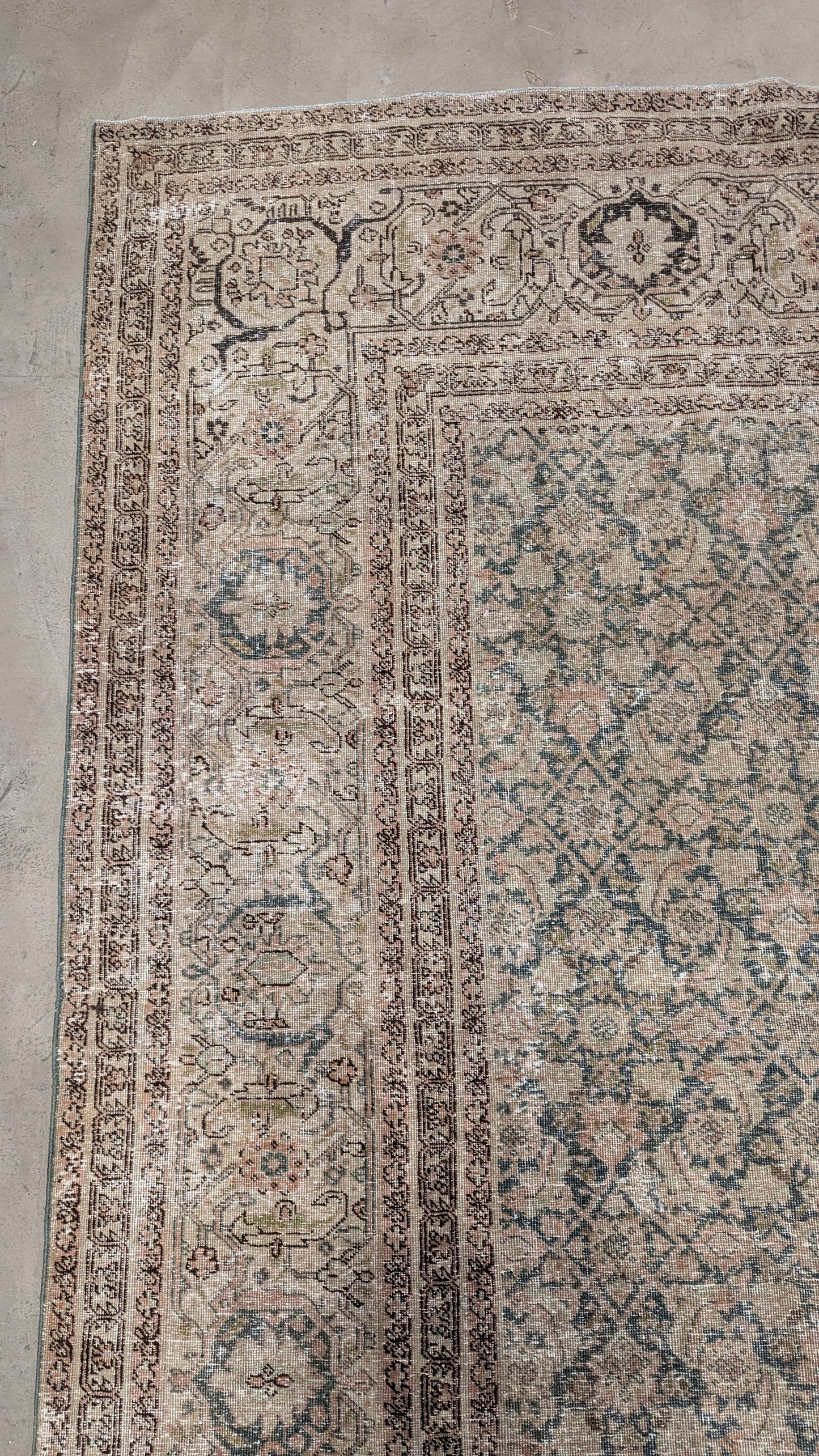 35235  TABRIZ 11'5" x 14'1"