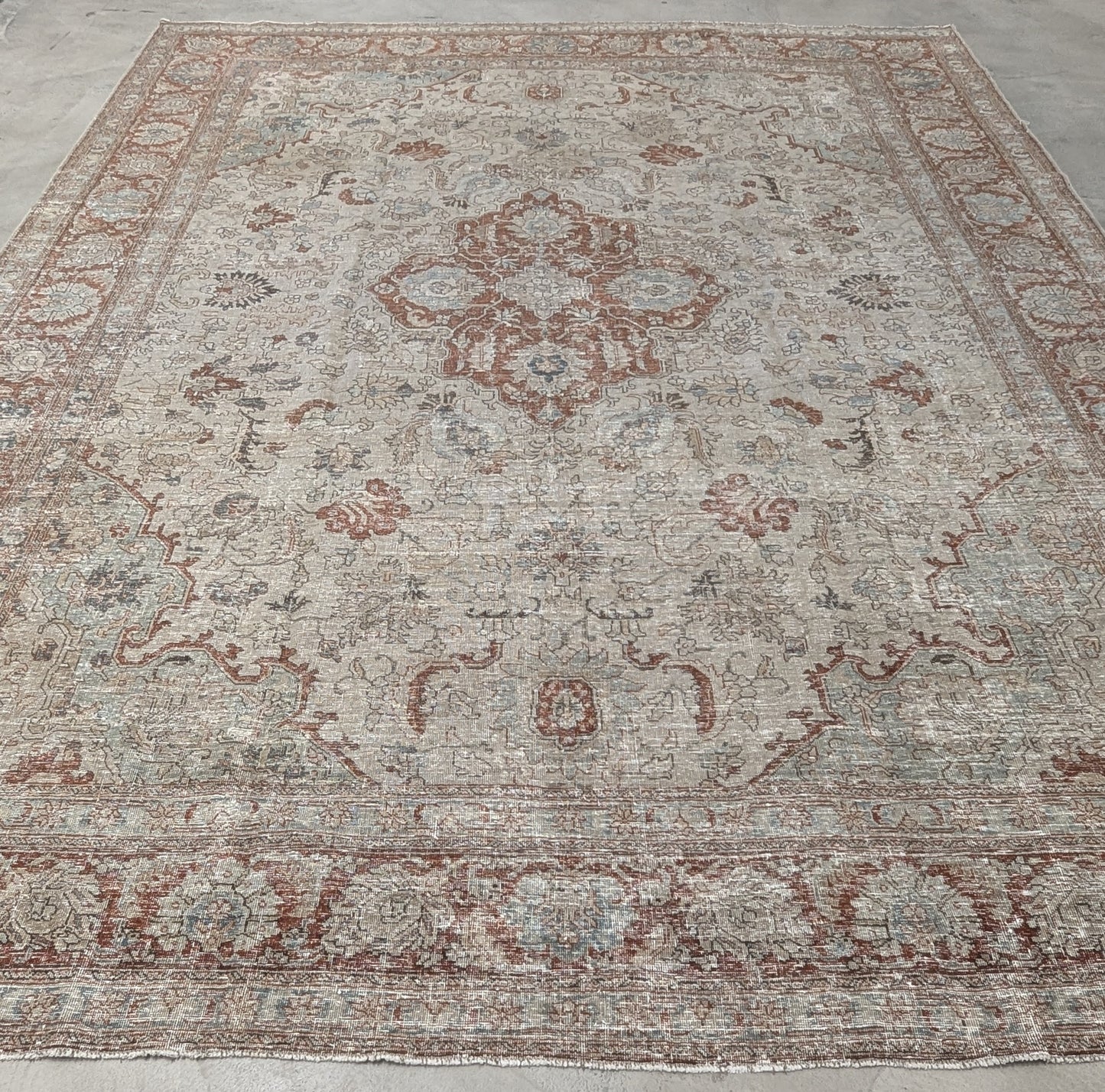 10031034 VINTAGE TABRIZ